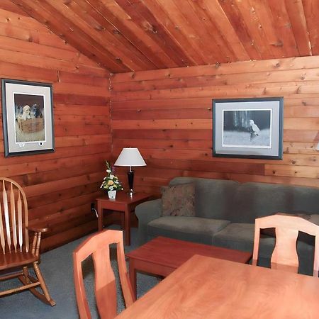 Lac Le Jeune Nature Resort Logan Lake Экстерьер фото
