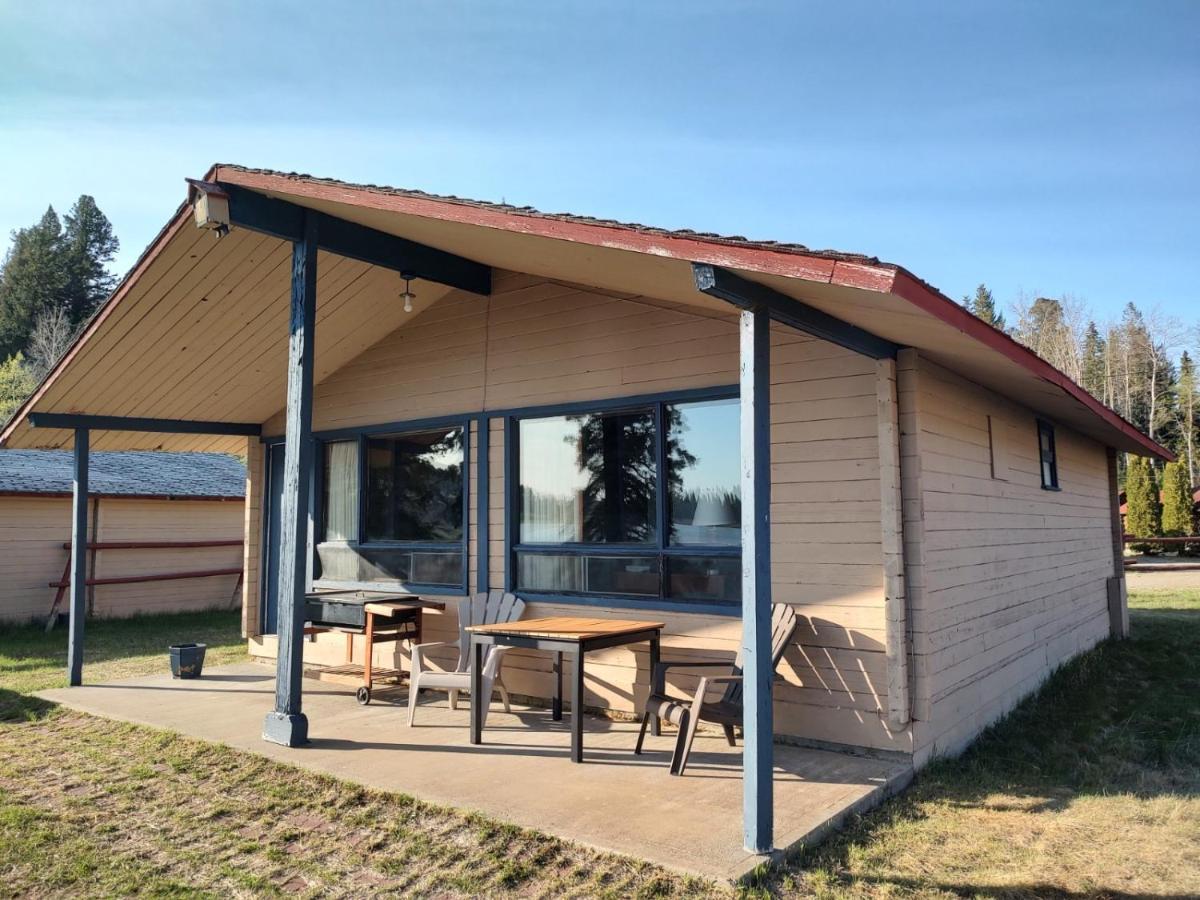 Lac Le Jeune Nature Resort Logan Lake Экстерьер фото