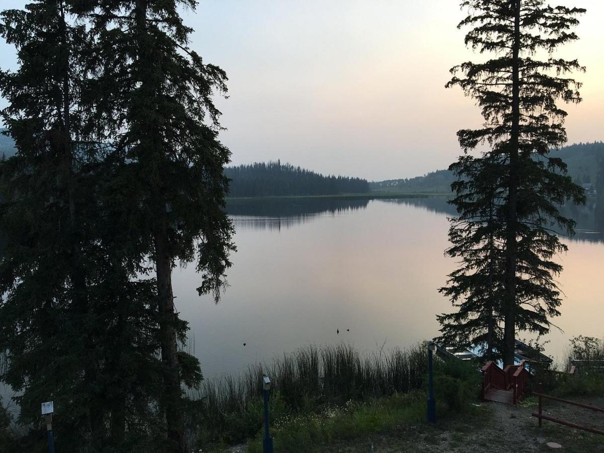 Lac Le Jeune Nature Resort Logan Lake Экстерьер фото