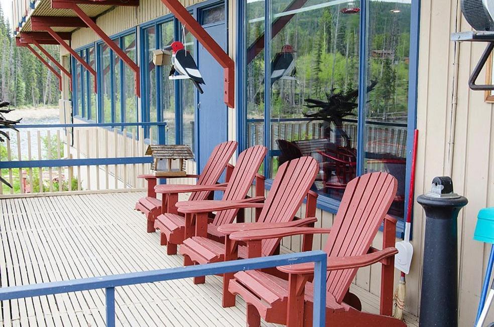 Lac Le Jeune Nature Resort Logan Lake Экстерьер фото