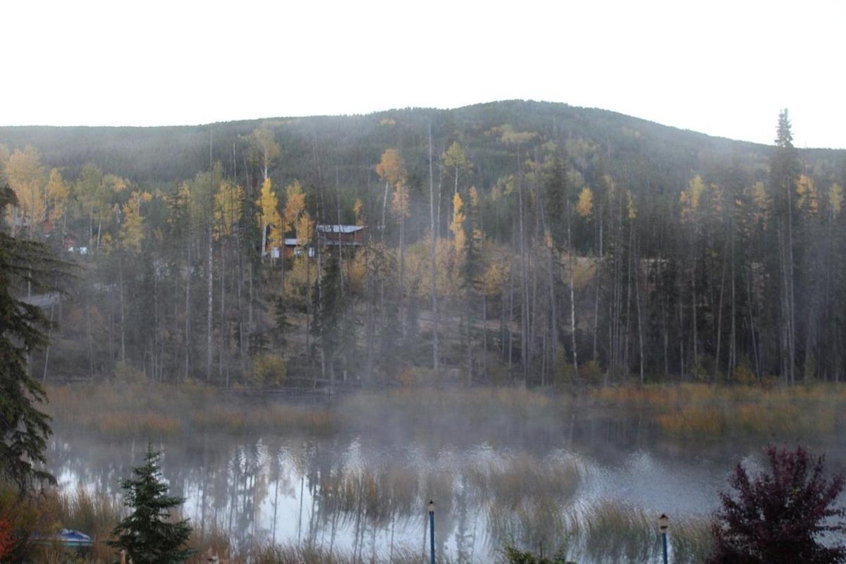 Lac Le Jeune Nature Resort Logan Lake Экстерьер фото