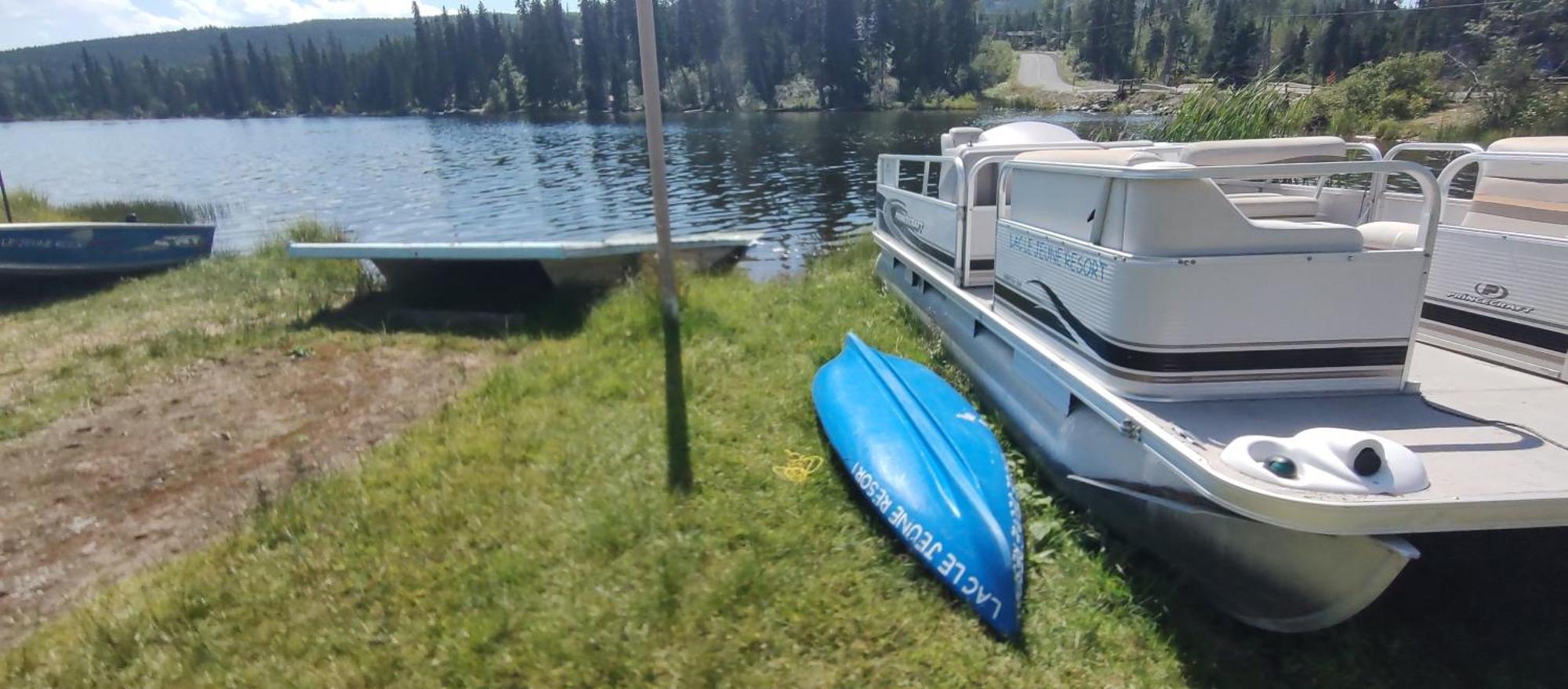 Lac Le Jeune Nature Resort Logan Lake Экстерьер фото